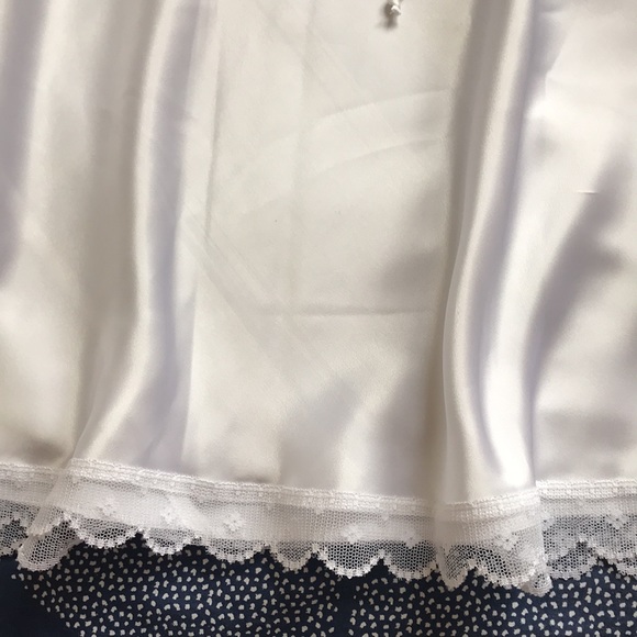 White satin/lace chemise nightgown - Picture 4 of 6